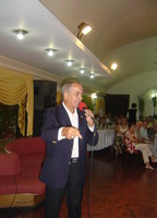 Jos Antonio Garca, recitando una poesa